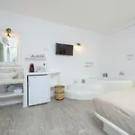 Blue Sky Summer Hotel