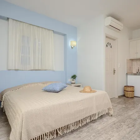 Blue Sky Summer Hotel