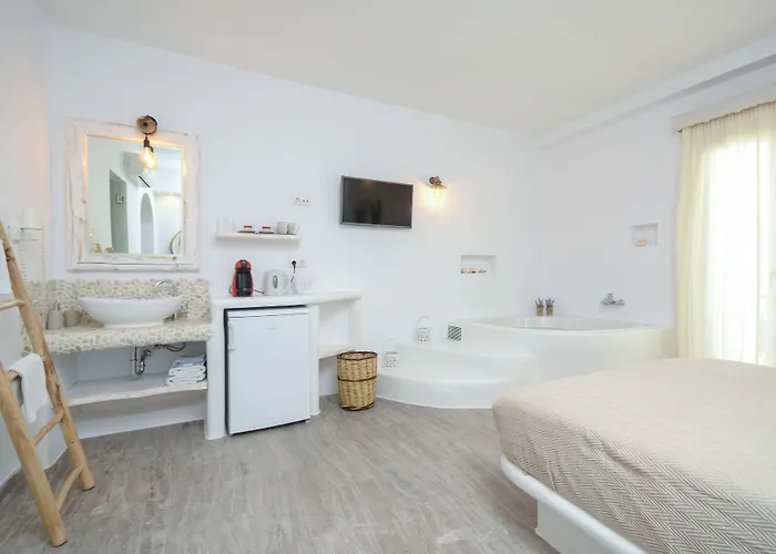 Blue Sky Summer Hotel